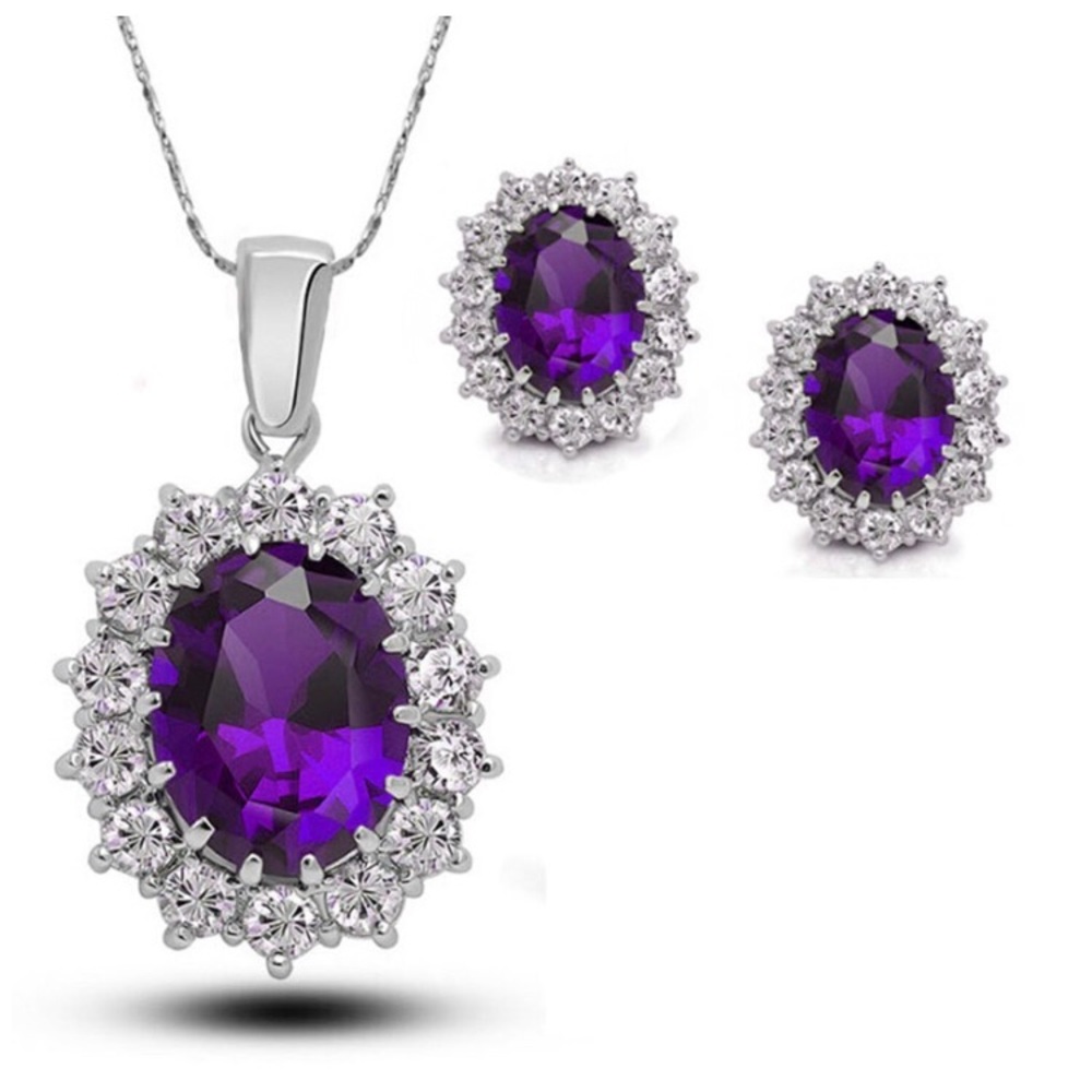 ****SOLD ON ANOTHER PLATFORM***Gorgeous necklace and earring set